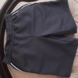 Boys Gray Shorts Size 6-7